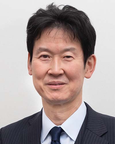 藤井靖久